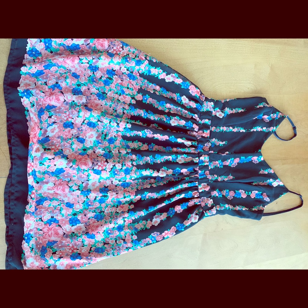 Spaghetti strap flowy floral dress